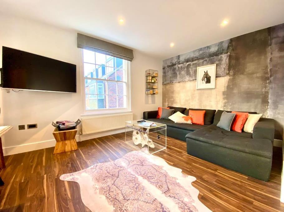 Stunning Little House On Poole Quay - Free Secure Parking & Wifi - In The Heart Of The Old Town - Great Location - Free Parking - Fast Wifi - Smart Tv - Newly Decorated - Sleeps 2! Close To Poole & Bournemouth & Sandbanks Exterior foto